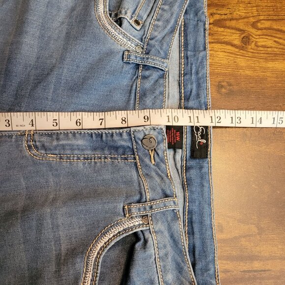 Earl Jean 16 W Mid Rise Cuffed Capri Thick Stitch Button Flap Medium Light Wash - Picture 7 of 10